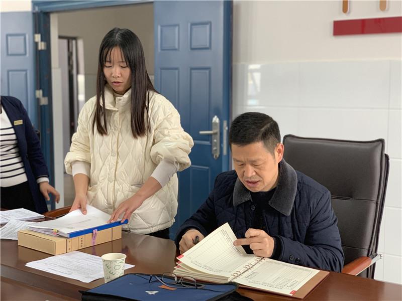 县教育局对我校进行师德师风检查